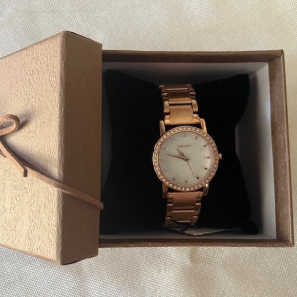 DKNY Glitz Watch NWT - Picture 4 of 5